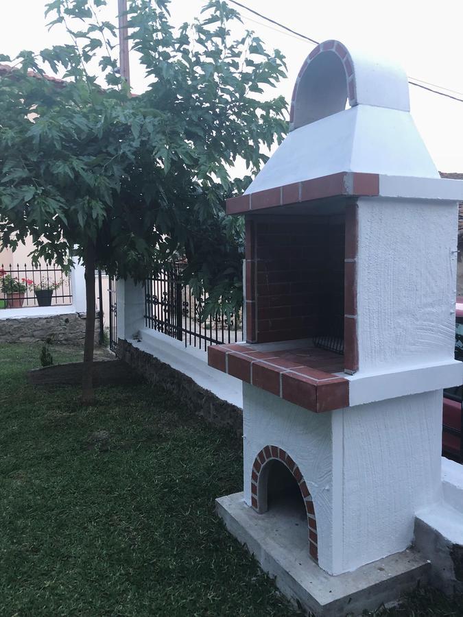 Kyr Gianni Mansion Villa Szikiá Kültér fotó
